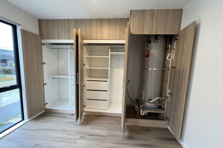 Photo of property in 15 Matukutureia Lane, Manurewa, 2102