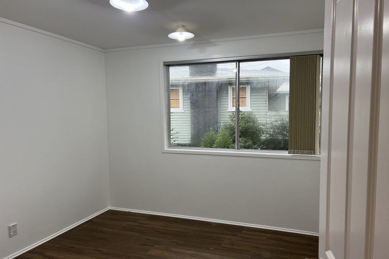 Photo of property in 9 William Souter Street, Forrest Hill, Auckland, 0620