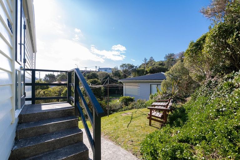Photo of property in 86a Black Rock Road, Newlands, Wellington, 6037