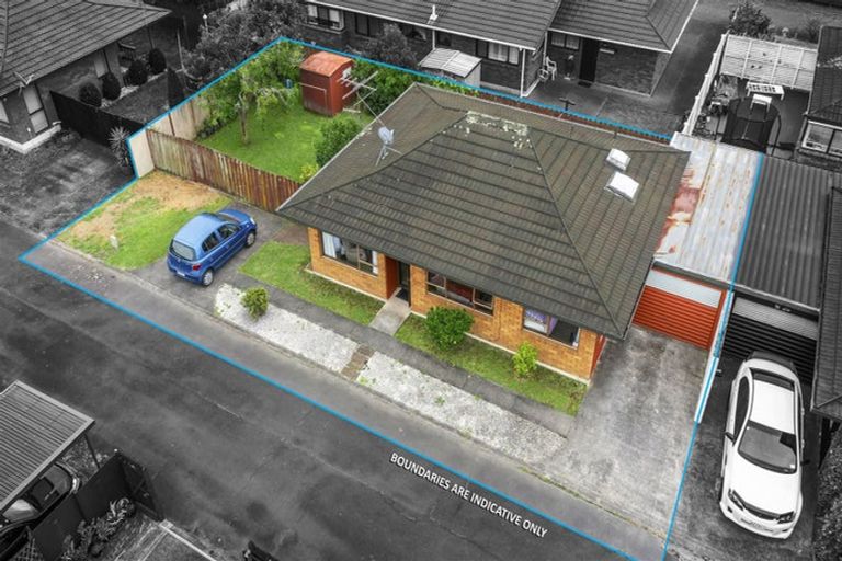 Photo of property in 2/133 Parrs Cross Road, Glen Eden, Auckland, 0612