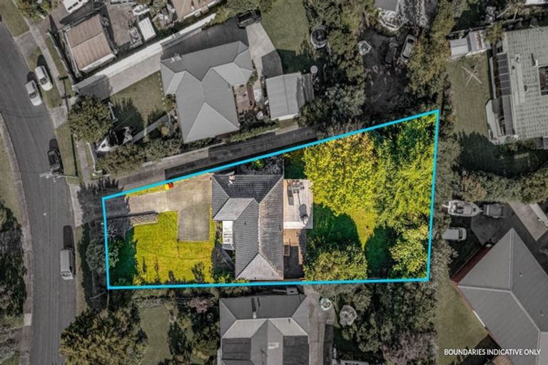 Photo of property in 21 Covil Avenue, Te Atatu South, Auckland, 0610