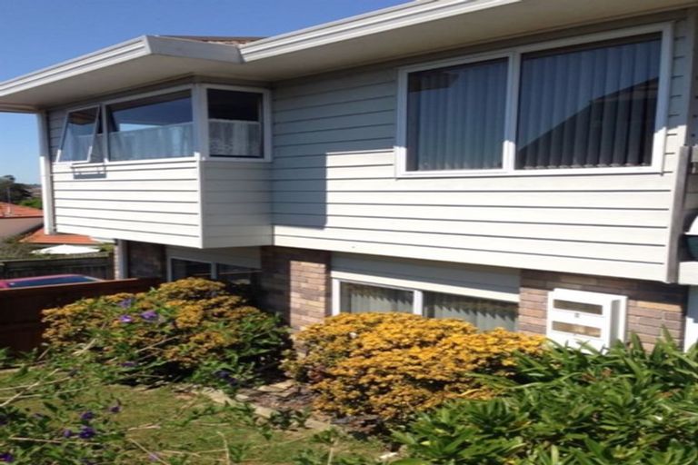 Photo of property in 2/12 Kells Place, Botany Downs, Auckland, 2010