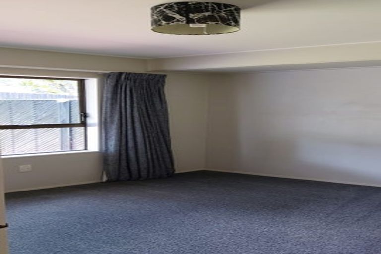 Photo of property in 24 Shearwater Street, One Tree Point, 0118