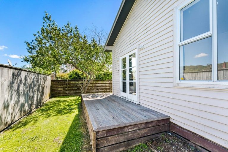 Photo of property in 18a Bush Street, Naenae, Lower Hutt, 5011