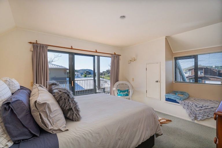 Photo of property in 28 Hahei Beach Road, Hahei, Whitianga, 3591