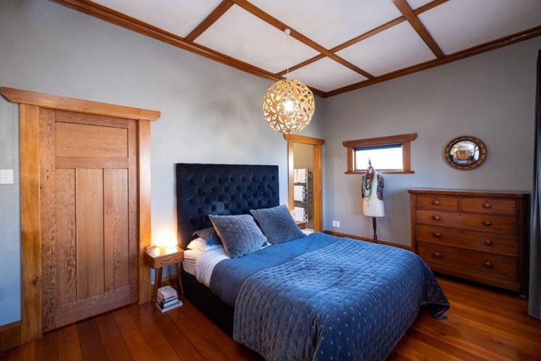 Photo of property in 11 Lawrence Road, Hospital Hill, Napier, 4110