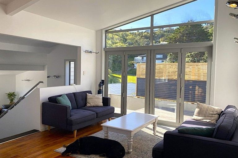 Photo of property in 76 Dowse Drive, Maungaraki, Lower Hutt, 5010