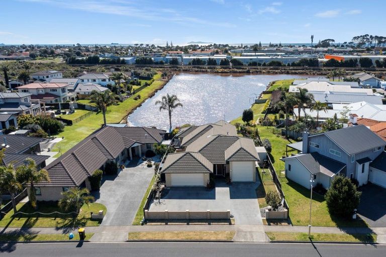 Photo of property in 143 Oriental Parade, Papamoa Beach, Papamoa, 3118