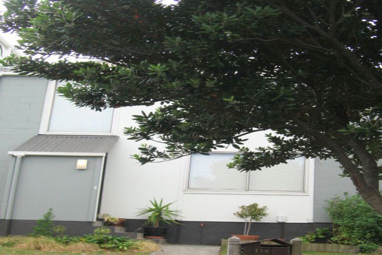 Photo of property in 116 Akaroa Drive, Maupuia, Wellington, 6022