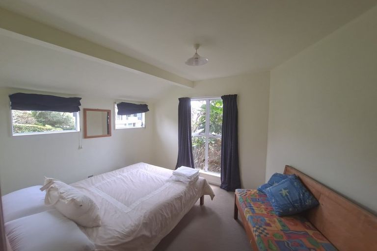 Photo of property in 21 Arden Place, Oakura, 4314