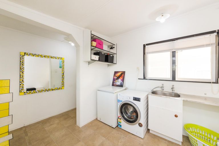 Photo of property in 19 Poole Street, Feilding, 4702