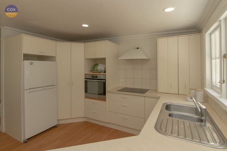 Photo of property in 21 Milton Road, Bluff Hill, Napier, 4110