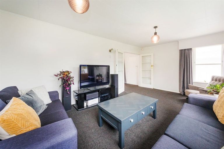 Photo of property in 11 Erin Street, Hokowhitu, Palmerston North, 4410
