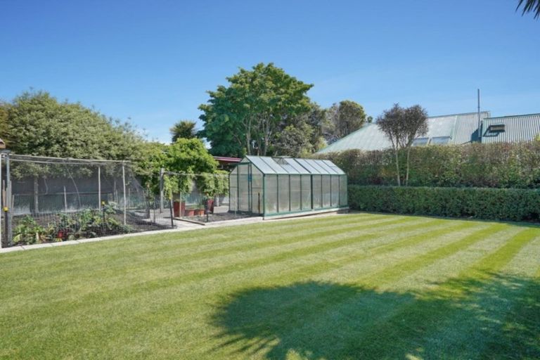 Photo of property in 22 Kendal Avenue, Burnside, Christchurch, 8053