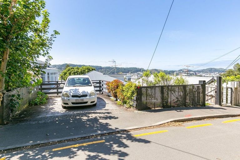 Photo of property in 5 Mckenzie Terrace, Te Aro, Wellington, 6011