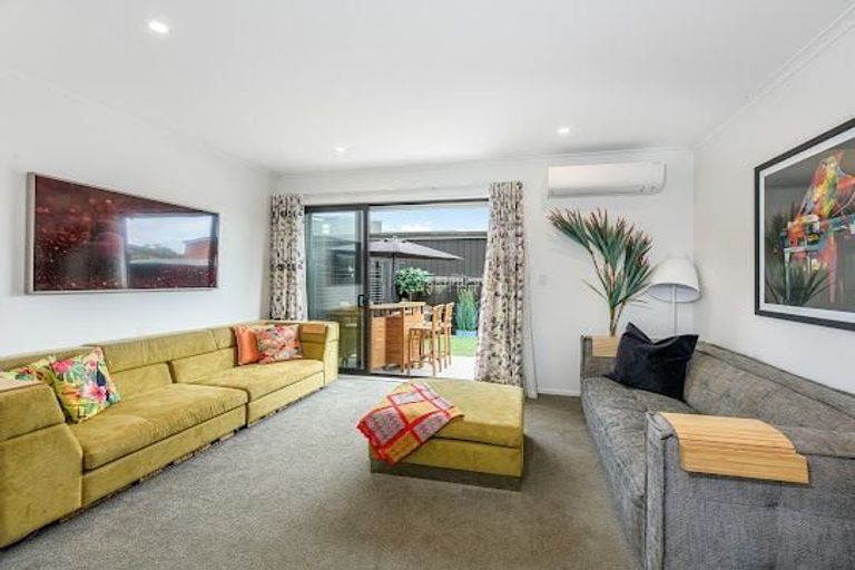 Photo of property in 38 Pennant Street, Long Bay, Auckland, 0630