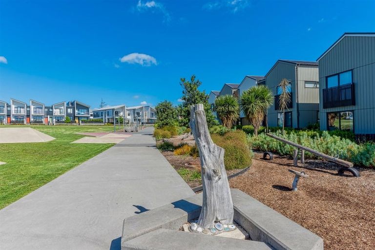 Photo of property in 42 Sidney Wallingford Way, Hobsonville, Auckland, 0616