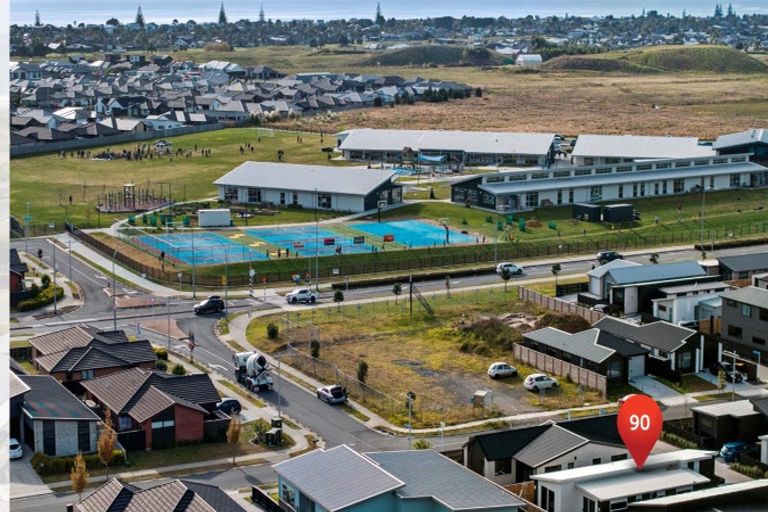 Photo of property in 90 Dunkeld Drive, Papamoa, 3118