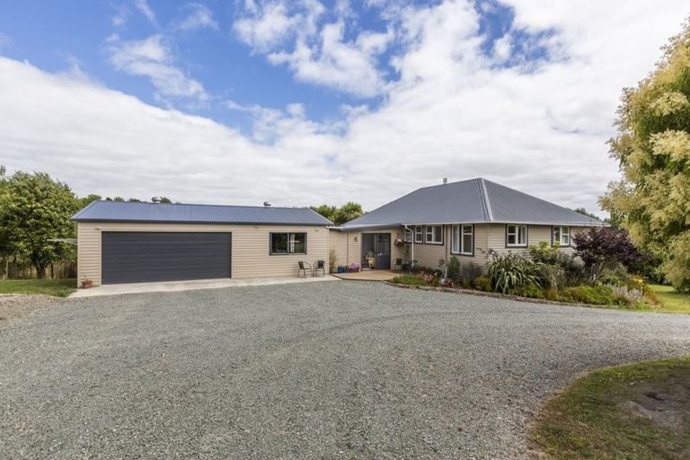 Photo of property in 306 Oneriri Road, Kaiwaka, 0573