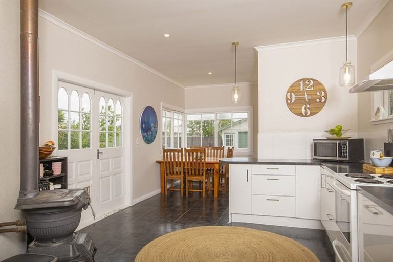 Photo of property in 59 Dublin Street, Martinborough, 5711