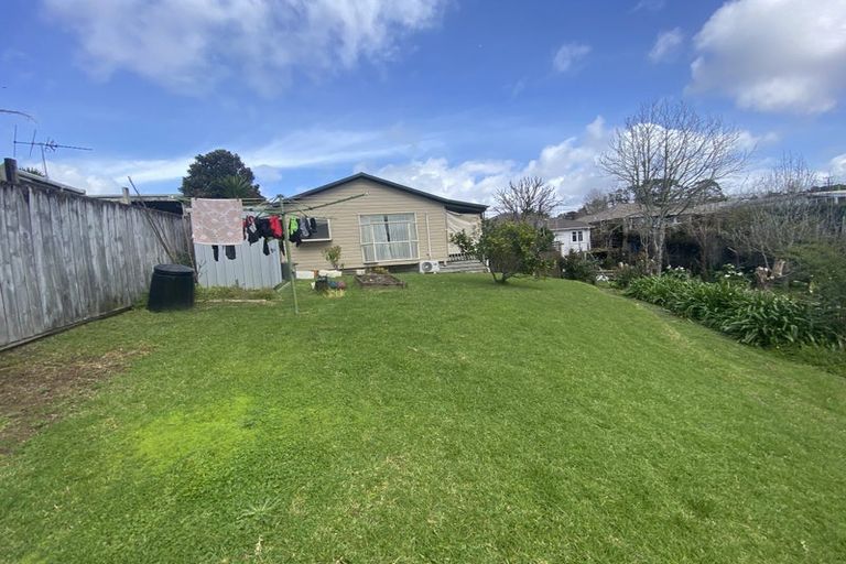 Photo of property in 35 Rua Road, Glen Eden, Auckland, 0602