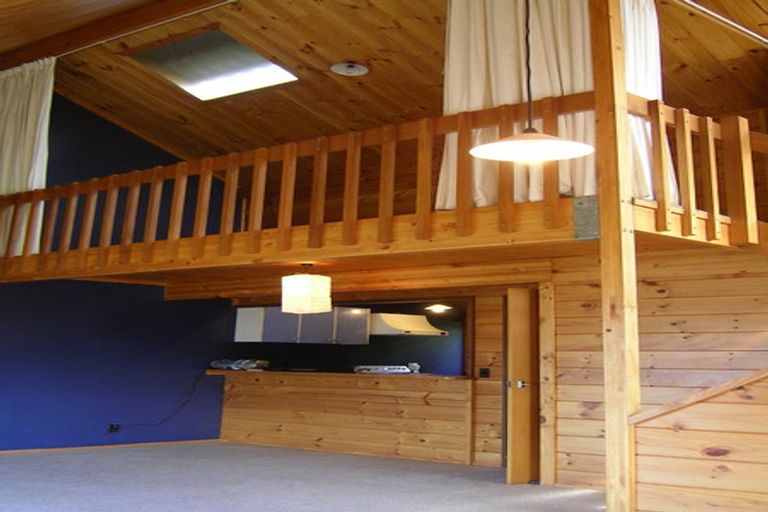 Photo of property in 4/52 Kelburn Parade, Kelburn, Wellington, 6012