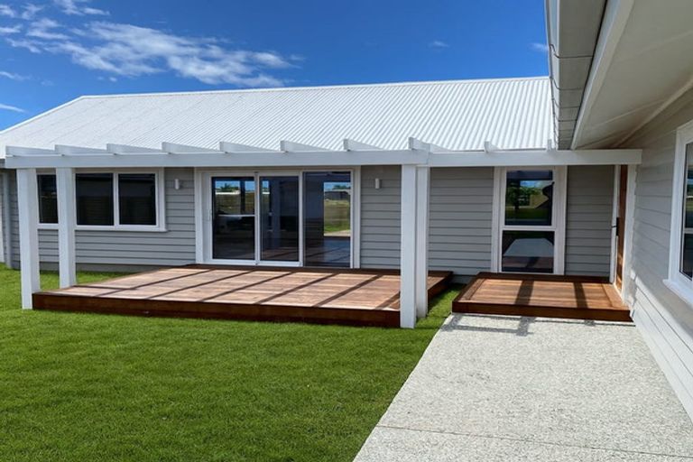 Photo of property in 156 Kupe Drive, Whitianga, 3510
