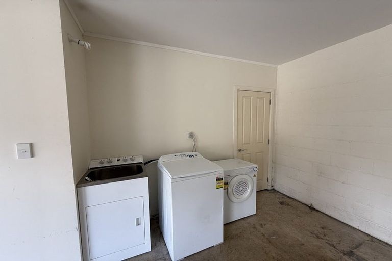 Photo of property in 28 Futuna Close, Karori, Wellington, 6012