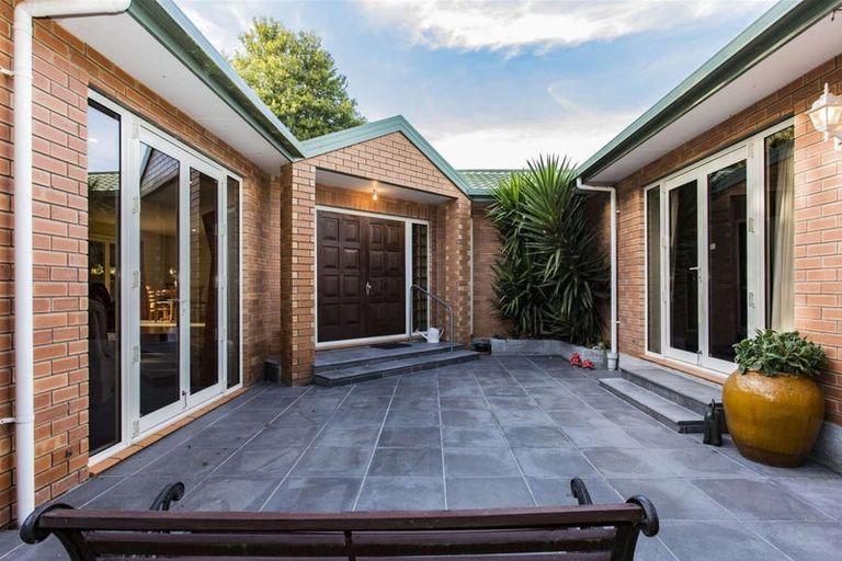 Photo of property in 41 Manor Place, Bryndwr, Christchurch, 8053