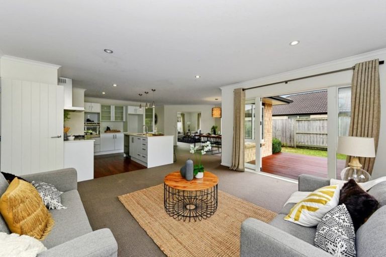 Photo of property in 17 Kentwood Place, Flagstaff, Hamilton, 3210