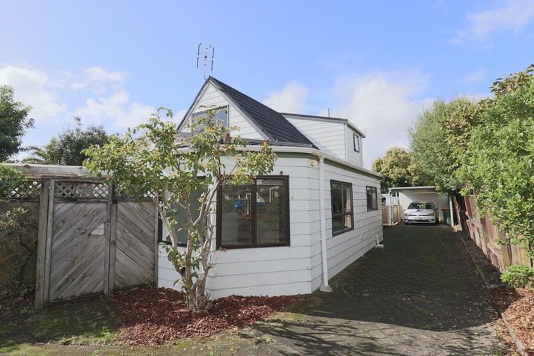 Photo of property in 1/5 Rosca Lane, Sunnyhills, Auckland, 2010