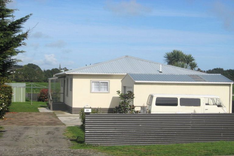 Photo of property in 35 Leslie Street, Waitara, 4320