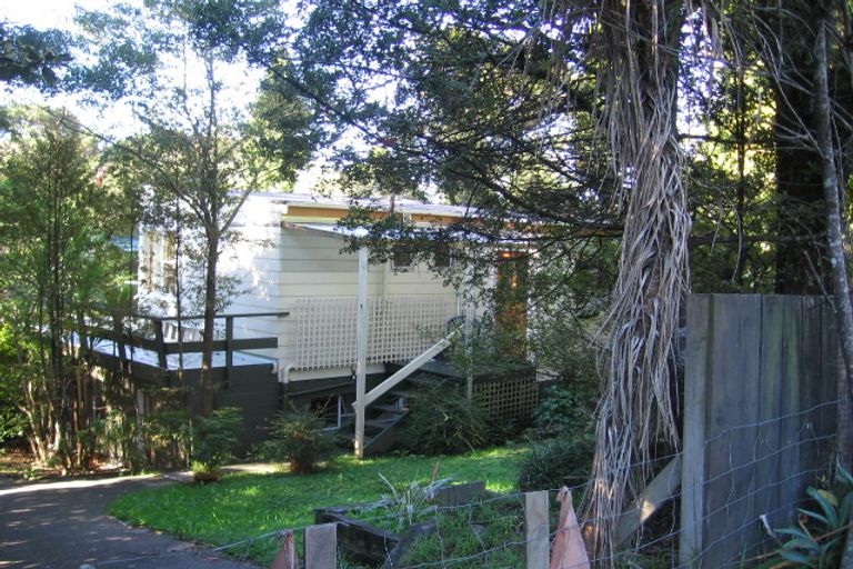 Photo of property in 152 Laingholm Drive, Laingholm, Auckland, 0604