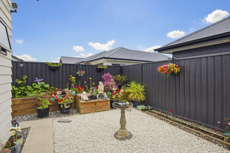 Photo of property in 12 Enereta Road, Otaki, 5512