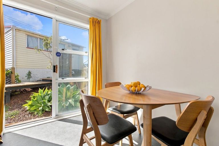 Photo of property in 28 Annandale Street, Lynmouth, New Plymouth, 4310