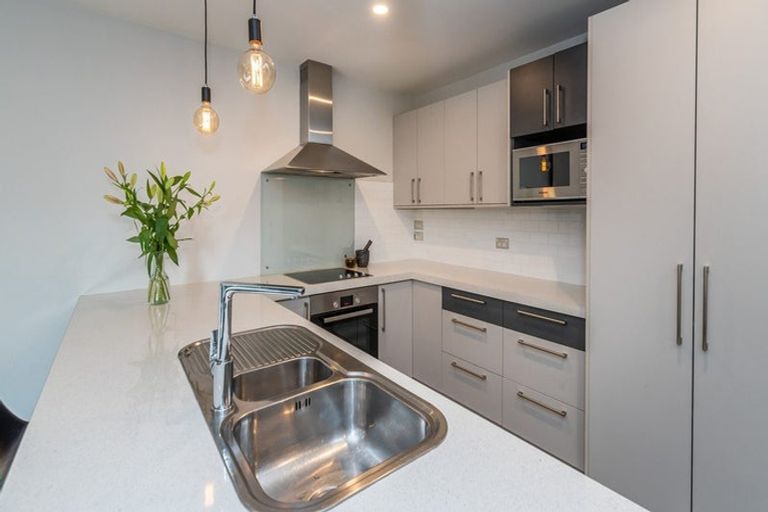 Photo of property in 8 Date Crescent, Aidanfield, Christchurch, 8025