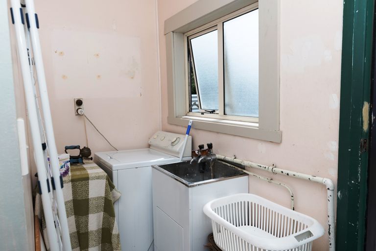 Photo of property in 132 Mcmurdo Street, Tinwald, Ashburton, 7700