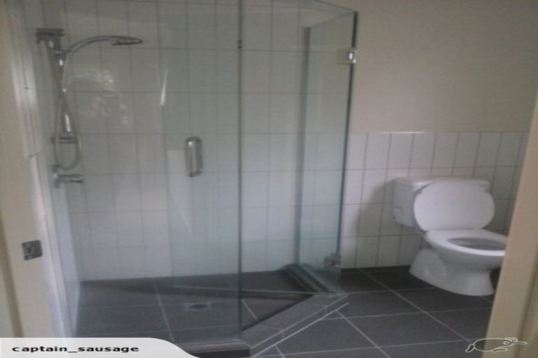 Photo of property in 50b Seaton Road, Murrays Bay, Auckland, 0630