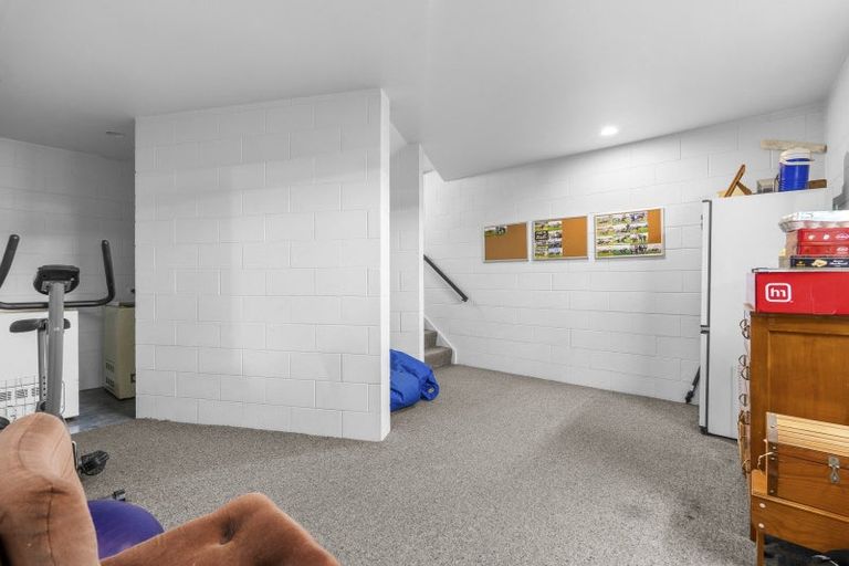 Photo of property in 15 Townsend Road, Paraite, New Plymouth, 4373