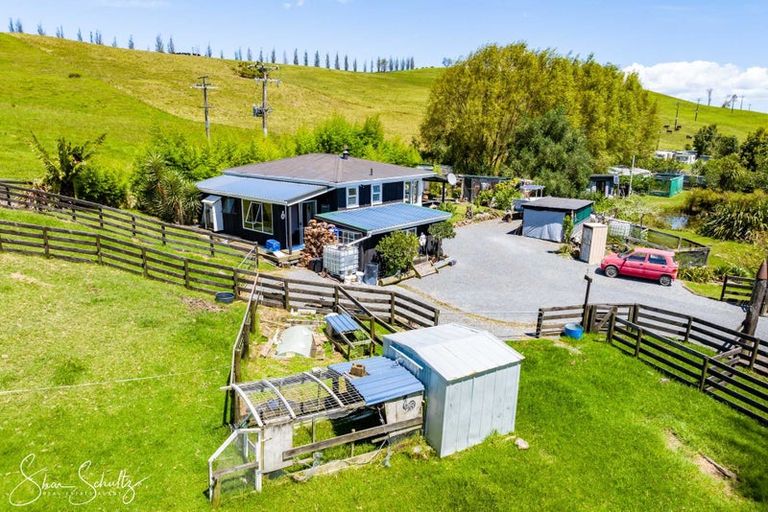 Photo of property in 2305 State Highway 12, Paparoa, 0571