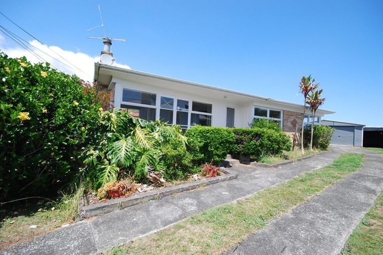 Photo of property in 27 Eddowes Street, Manurewa, Auckland, 2102
