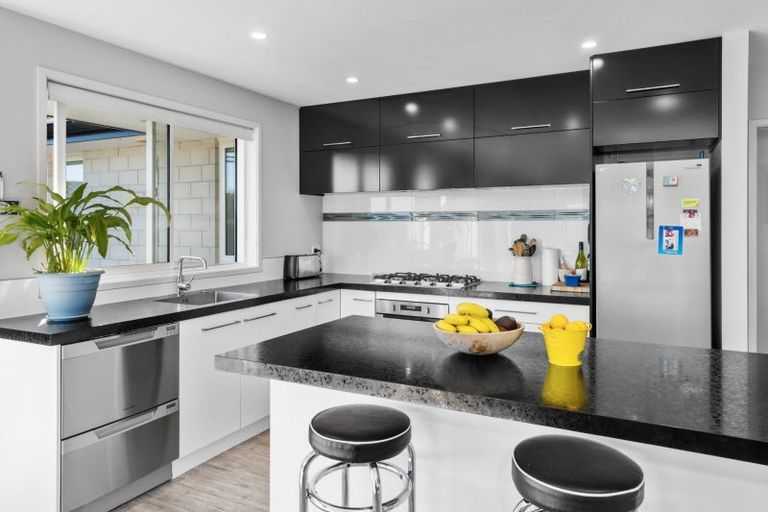 Photo of property in 49 Bathurst Crescent, Pyes Pa, Tauranga, 3112