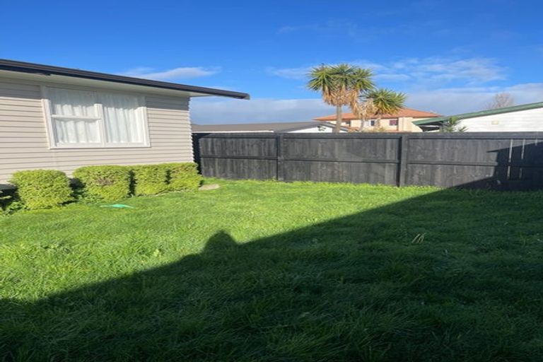 Photo of property in 2a Lansdown Place, Papakura, 2110