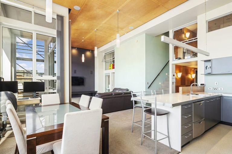 Photo of property in Stadium Garden Flats, 115/107 Thorndon Quay, Pipitea, Wellington, 6011