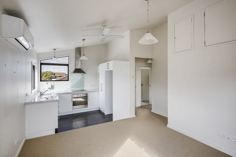 Photo of property in 138c Charles Street, Westshore, Napier, 4110