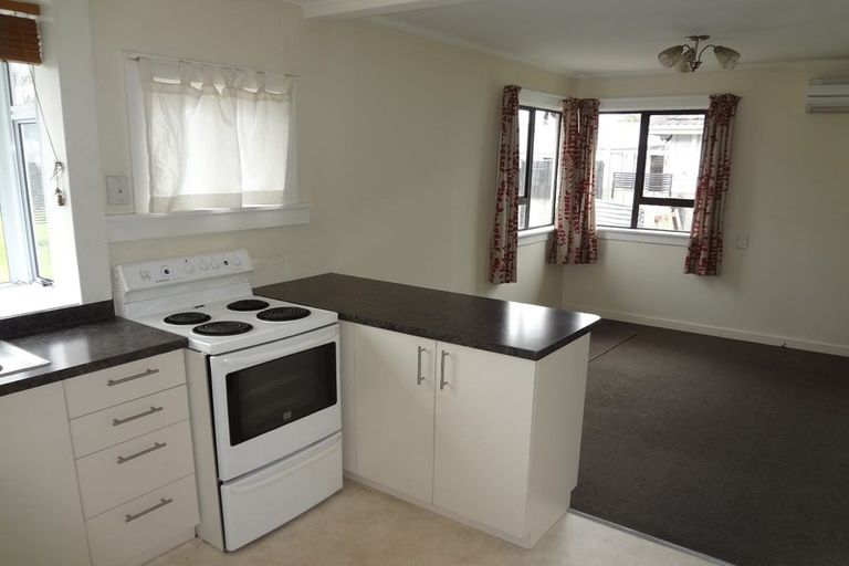 Photo of property in 111 Wainoni Road, Avondale, Christchurch, 8061