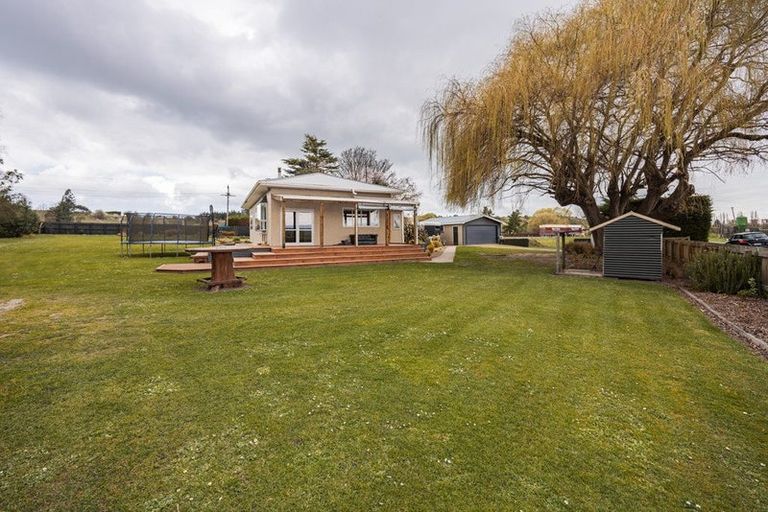 Photo of property in 16 Round Hill Road, Reidston, Oamaru, 9492