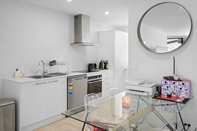 Photo of property in 9 Verlamio Lane, Edgeware, Christchurch, 8013