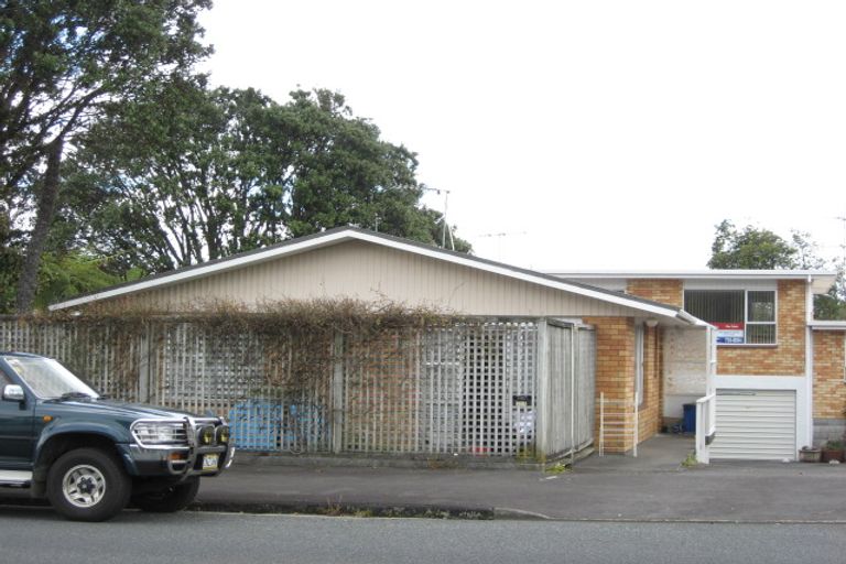 Photo of property in 30a Morley Street, New Plymouth, 4310