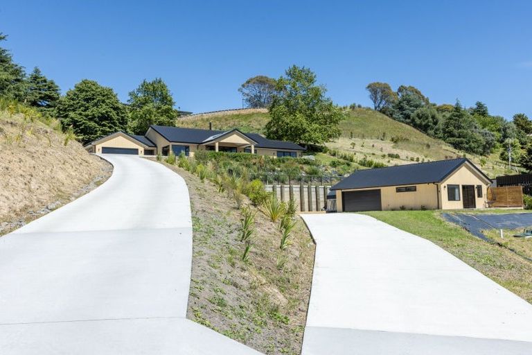 Photo of property in 3 Te Roera Drive, Taradale, Napier, 4112